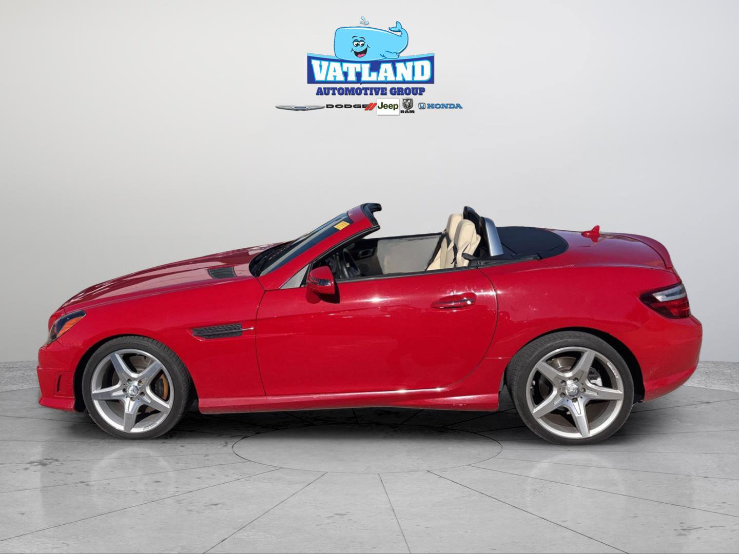 Used 2015 Mercedes-Benz SLK 250 w/ Premium Package image 6