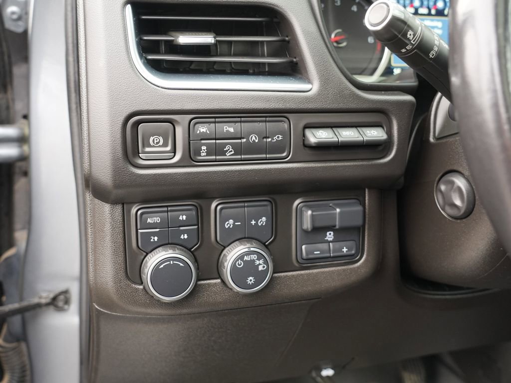 Used 2021 Chevrolet Suburban Premier w/ Premium Package image 16