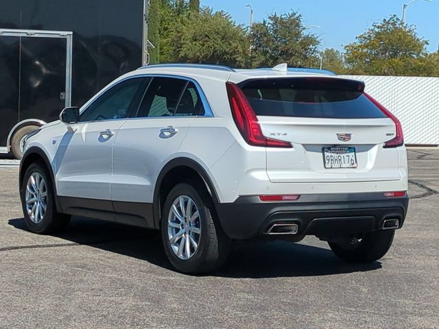 Used 2021 Cadillac XT4 Luxury w/ Cold Weather Package FWD image 6