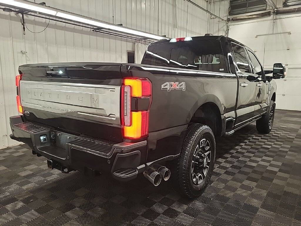 Used 2024 Ford F250 Platinum image 3