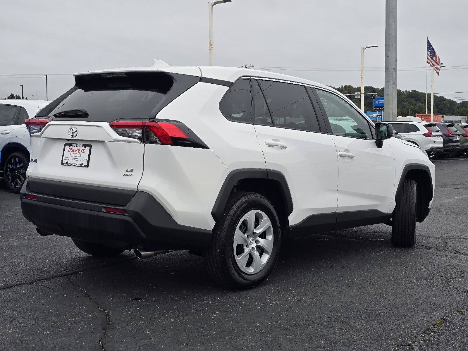 Used 2024 Toyota RAV4 LE AWD/4WD image 7