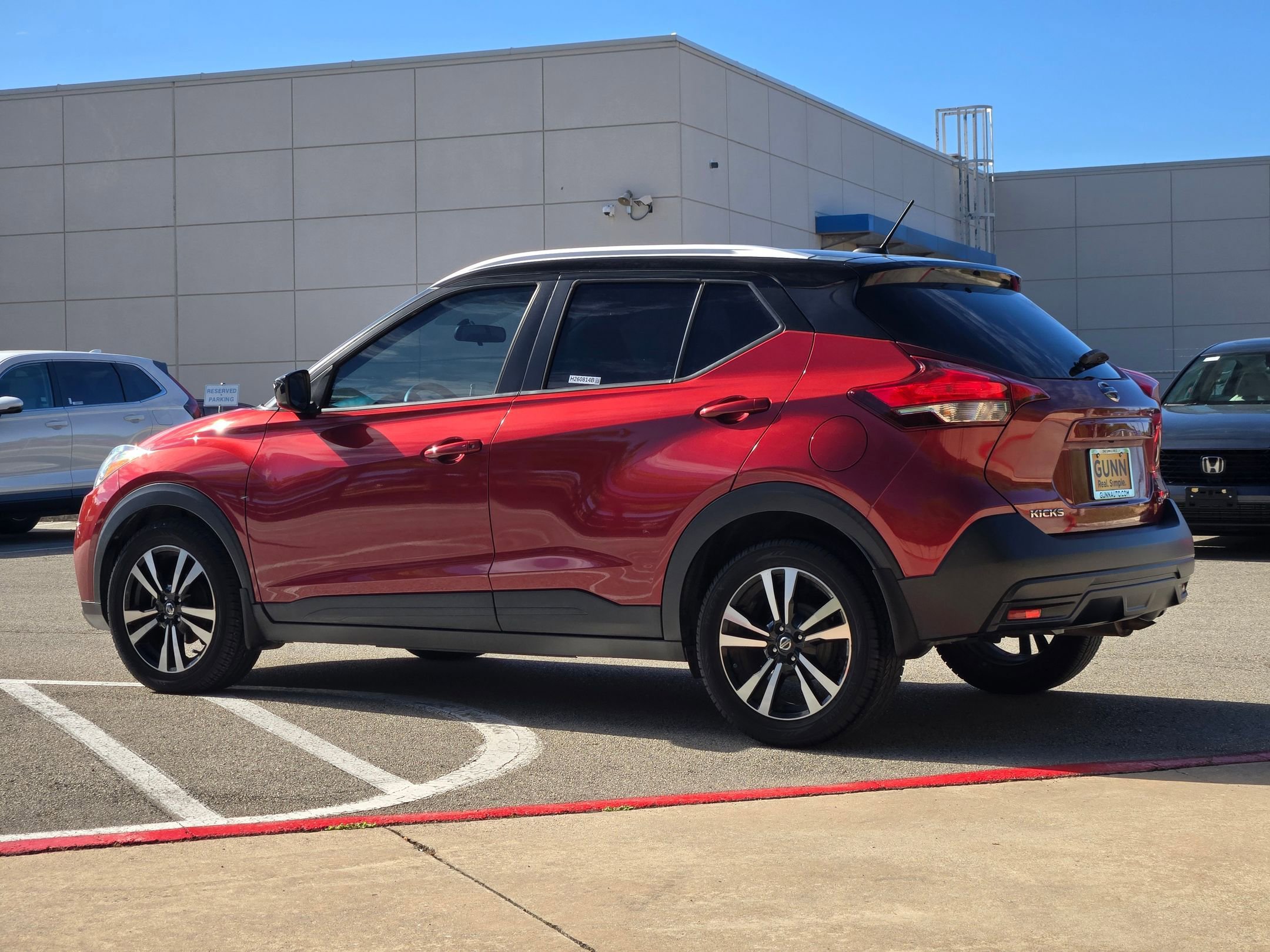 Used 2019 Nissan Kicks SV image 5