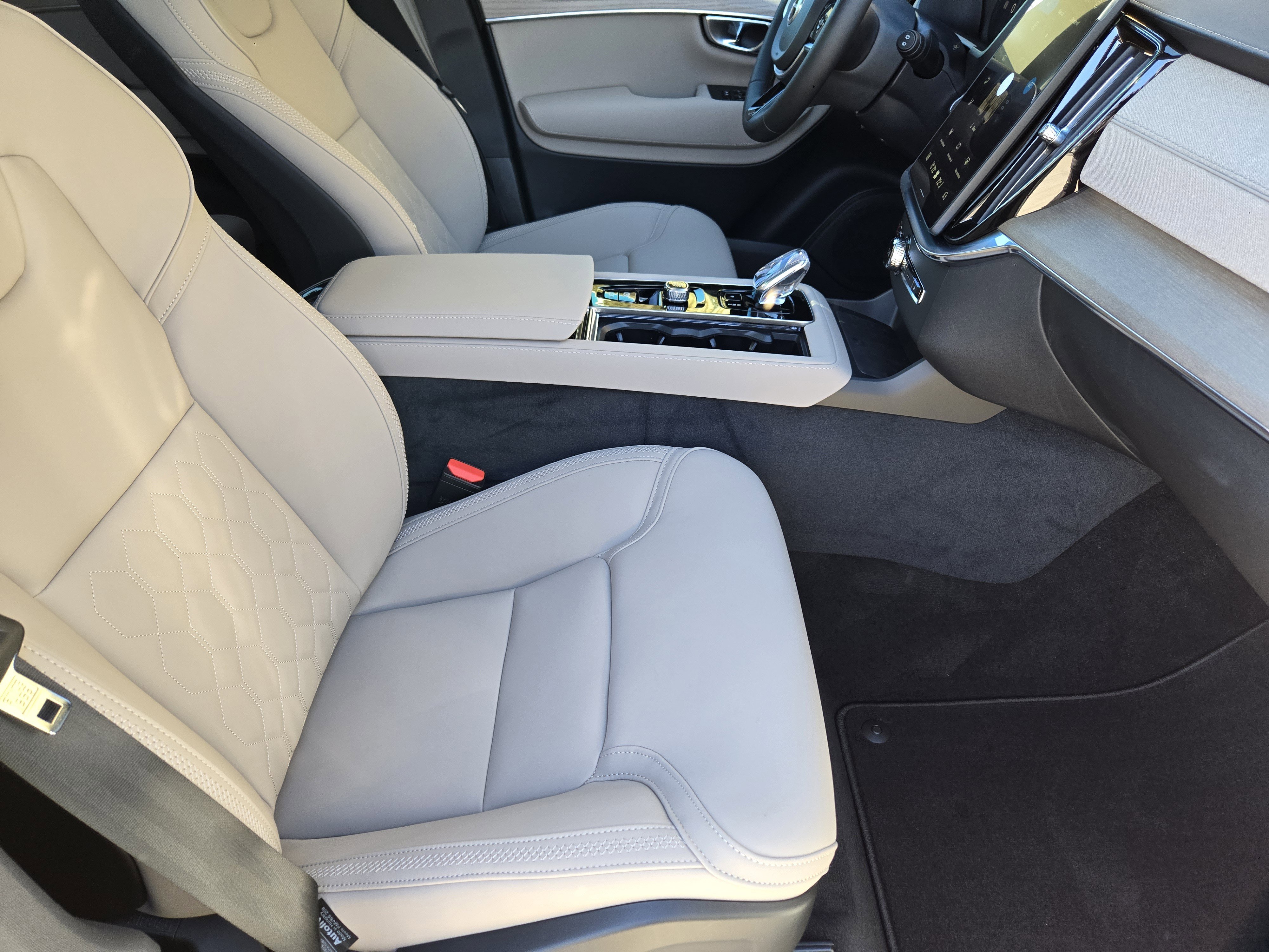 New 2026 Volvo XC90 T8 Plus image 16