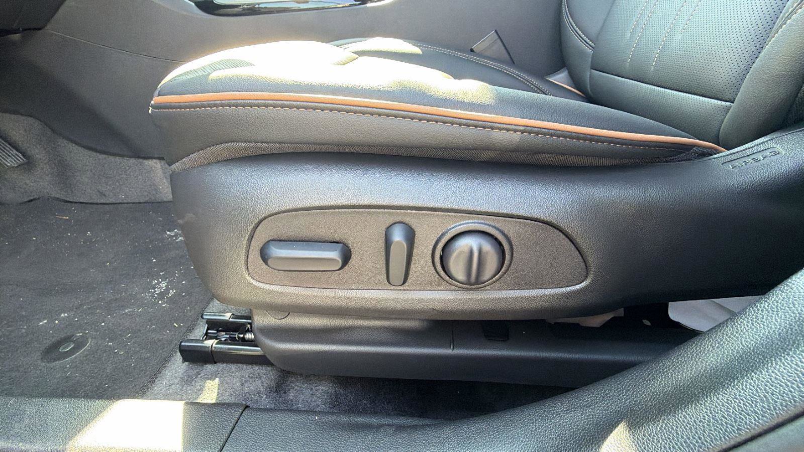 New 2025 Buick Envista Avenir image 16