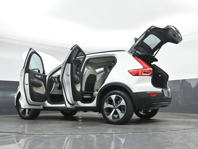 Used 2024 Volvo XC40 B5 Plus AWD/4WD image 54