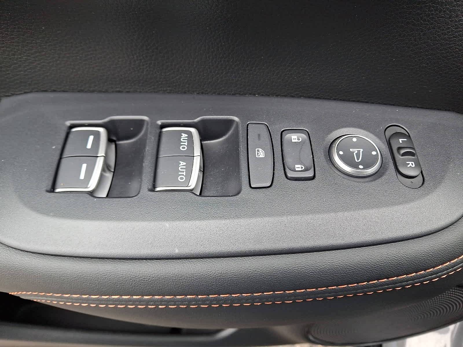 Certified 2025 Honda HR-V Sport image 28