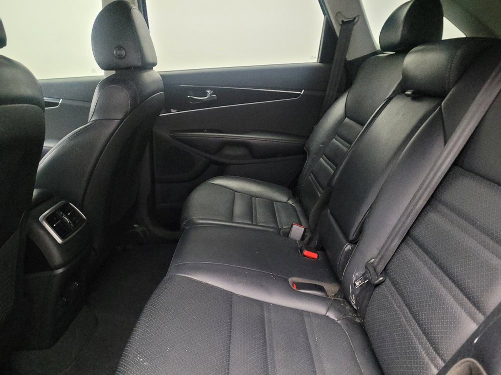 Used 2019 Kia Sorento EX image 18