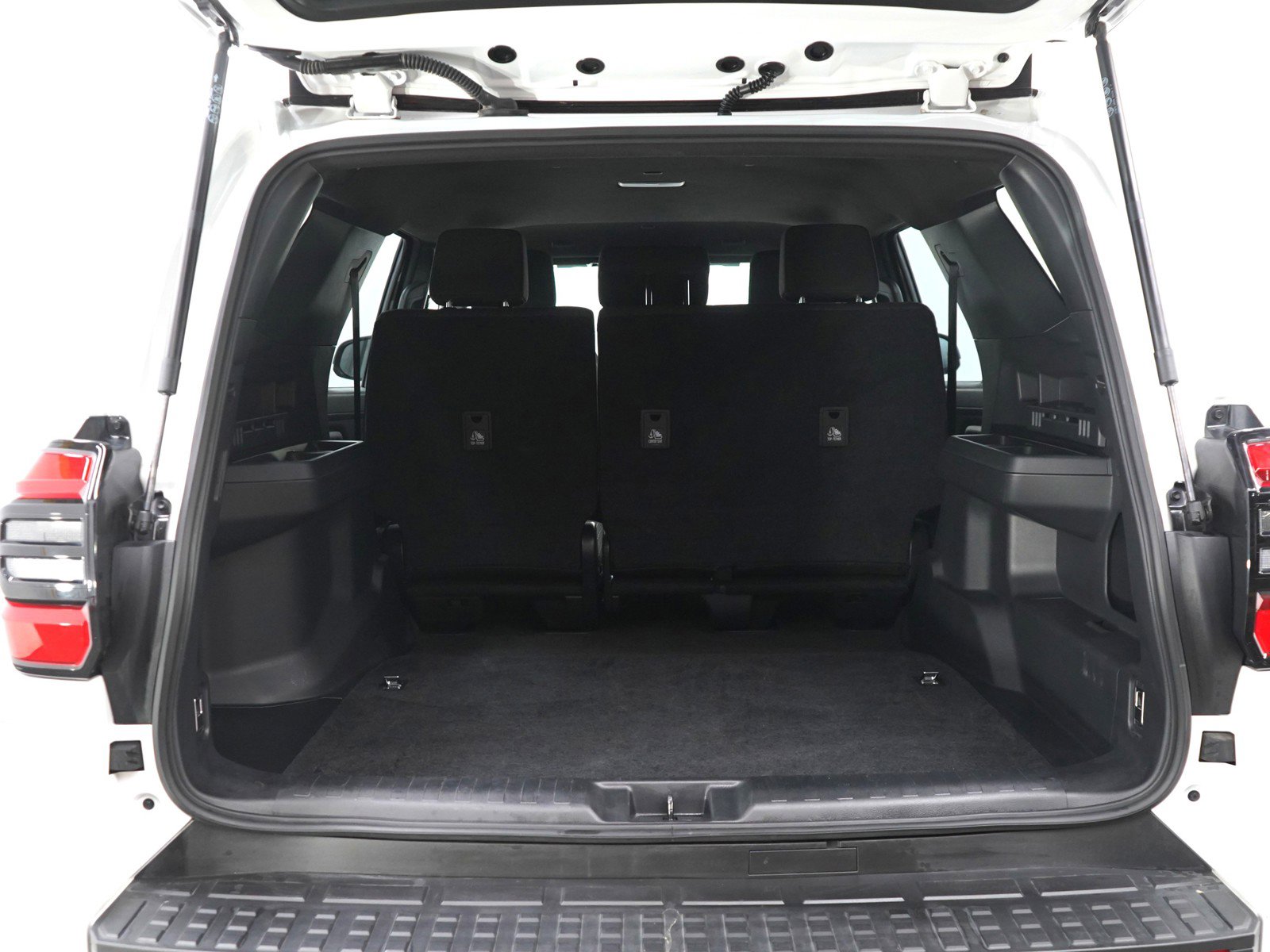 Used 2025 Toyota 4Runner SR5 image 15