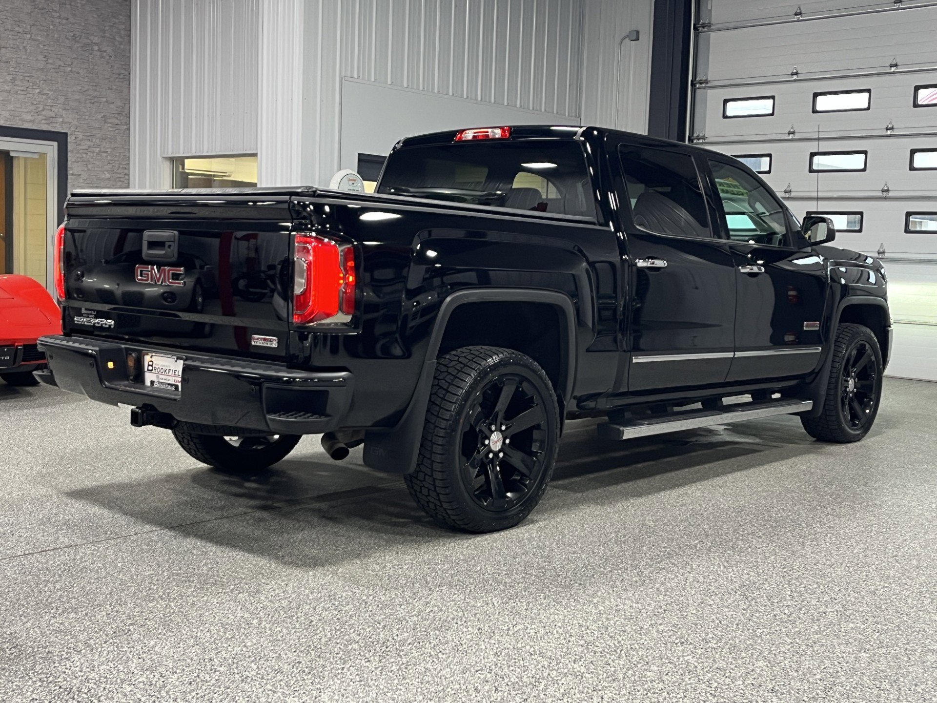 Used 2016 GMC Sierra 1500 SLT w/ All-Terrain Package AWD/4WD image 5