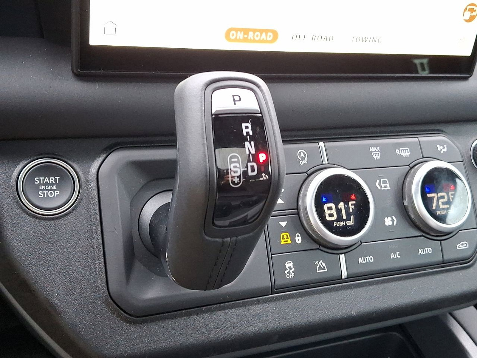 Certified 2025 Land Rover Defender 110 X-Dynamic SE image 25