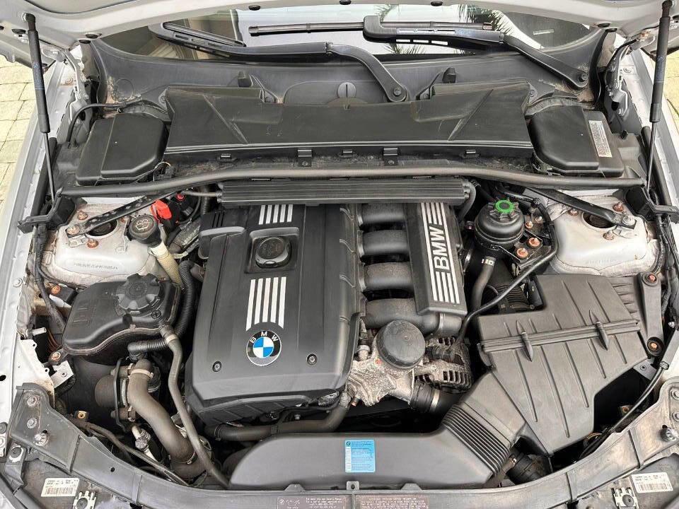 Used 2009 BMW 328i xDrive 328i xDrive AWD 4dr Sedan SULE image 9