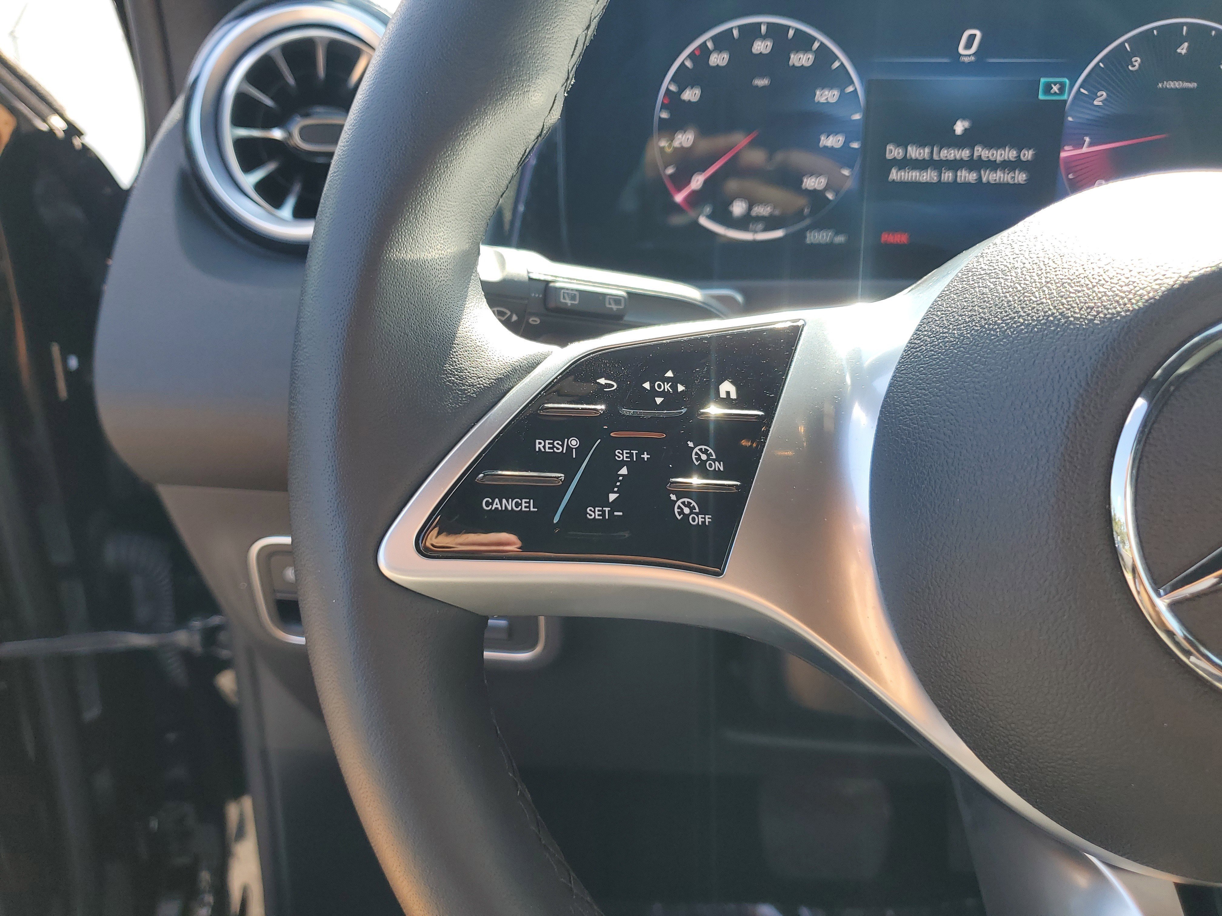 Certified 2025 Mercedes-Benz GLB 250 image 33