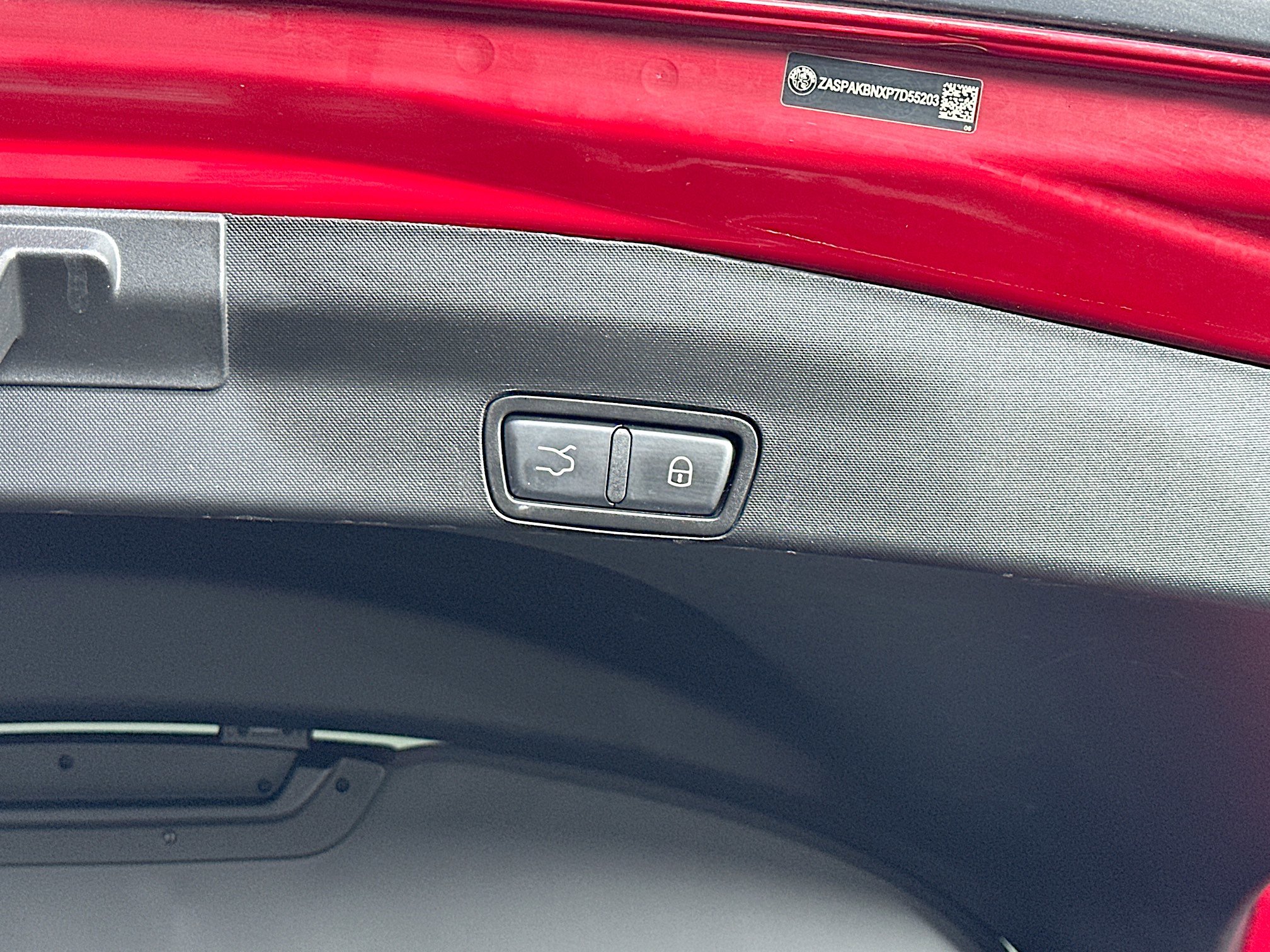 Used 2023 Alfa Romeo Stelvio Ti image 32