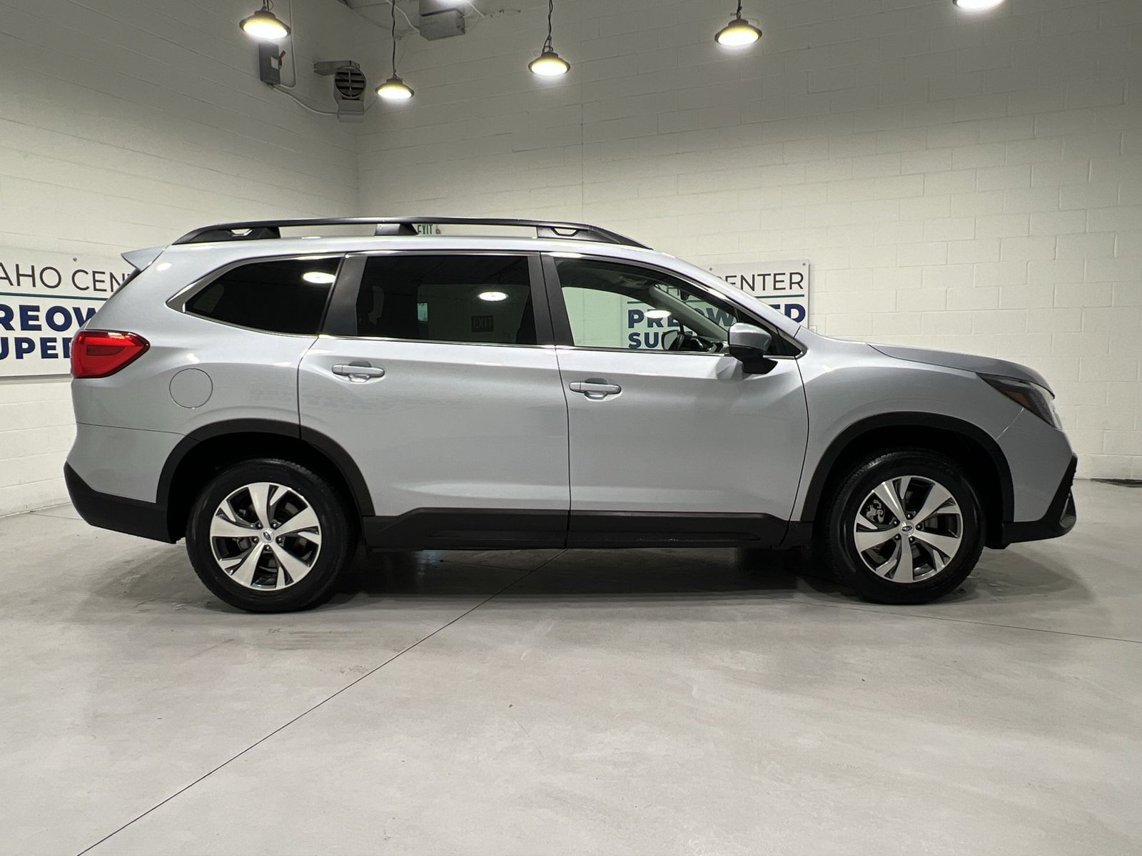 Used 2025 Subaru Ascent Premium AWD/4WD image 9
