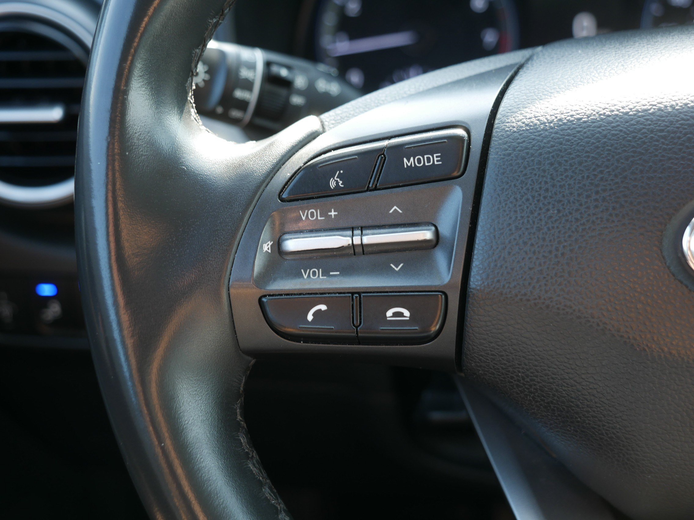 Used 2020 Hyundai Kona Limited AWD/4WD image 31