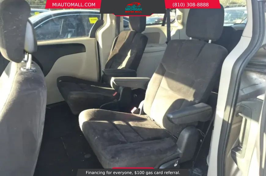 Used 2014 Dodge Grand Caravan SXT w/ UConnect Hands-Free Group FWD image 12