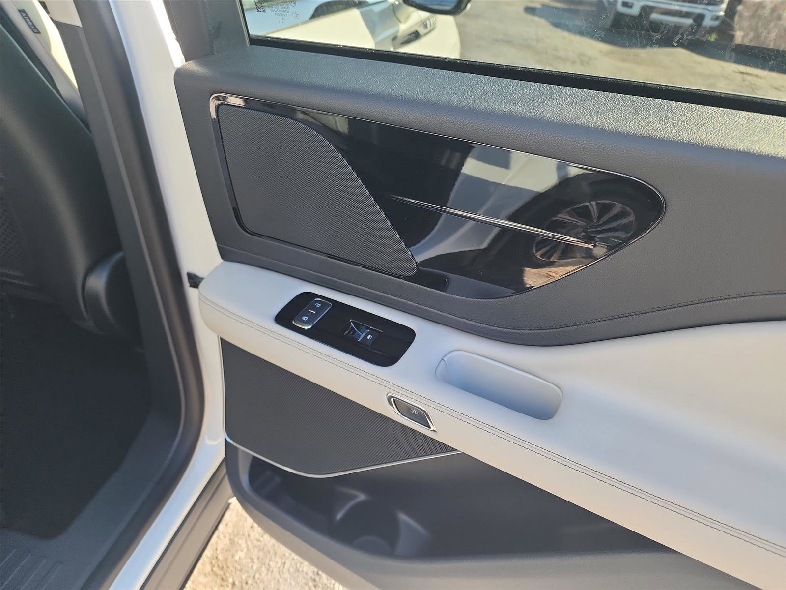 New 2026 Lincoln Aviator 2WD image 20