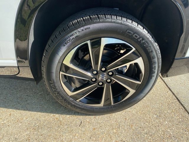 Used 2025 Buick Enclave Sport Touring image 32