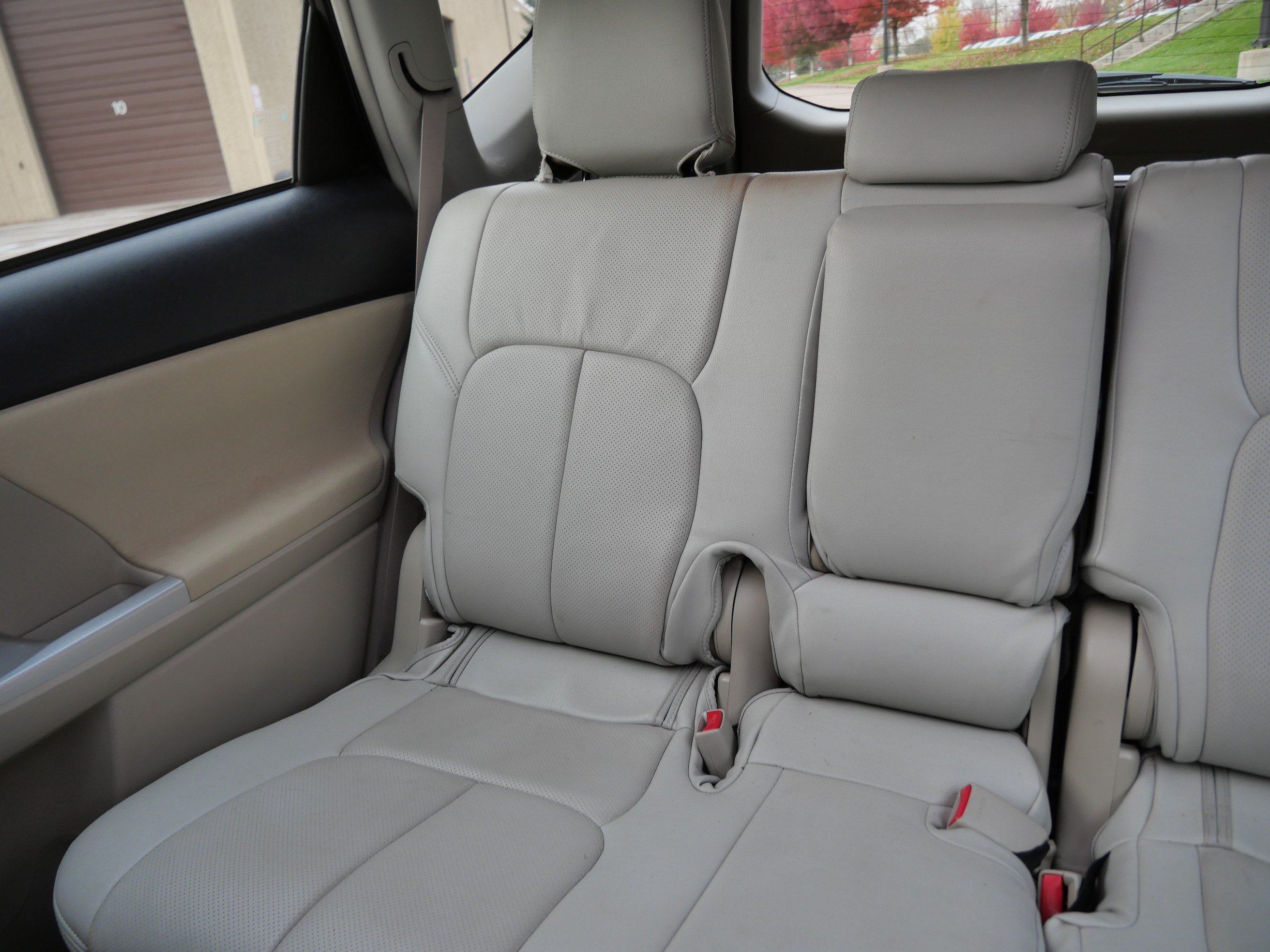 Used 2014 Toyota Prius V Three FWD image 12