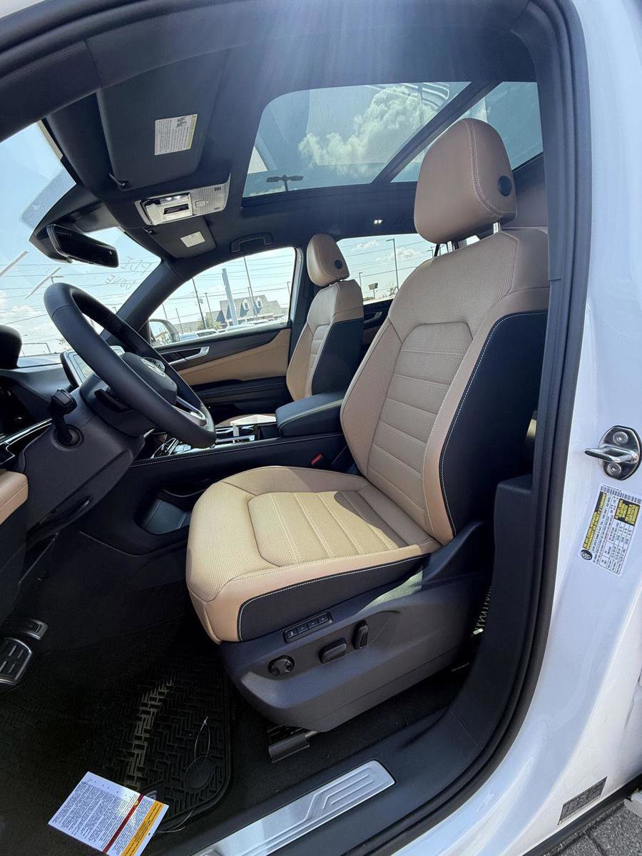 New 2026 Volkswagen Atlas Cross Sport SEL R-Line image 11