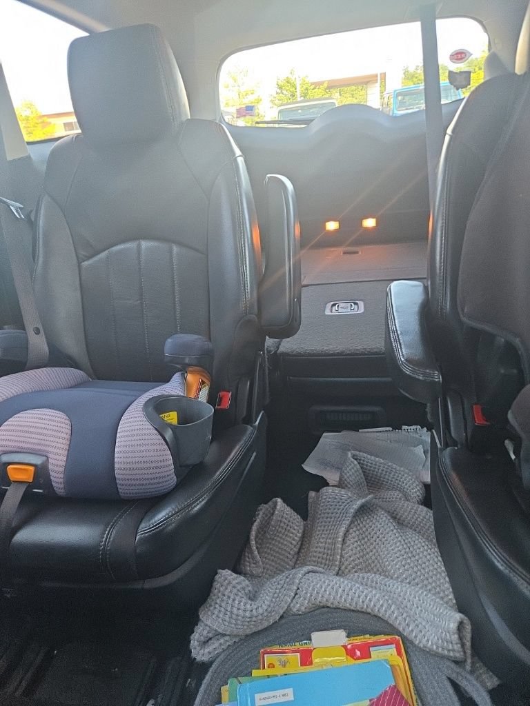 Used 2014 Buick Enclave Leather FWD image 8