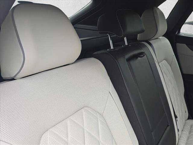 Used 2024 Volkswagen Atlas Cross Sport SEL Premium R-Line image 19