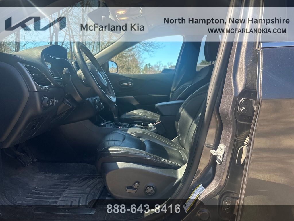 Used 2019 Jeep Cherokee Limited AWD/4WD image 10