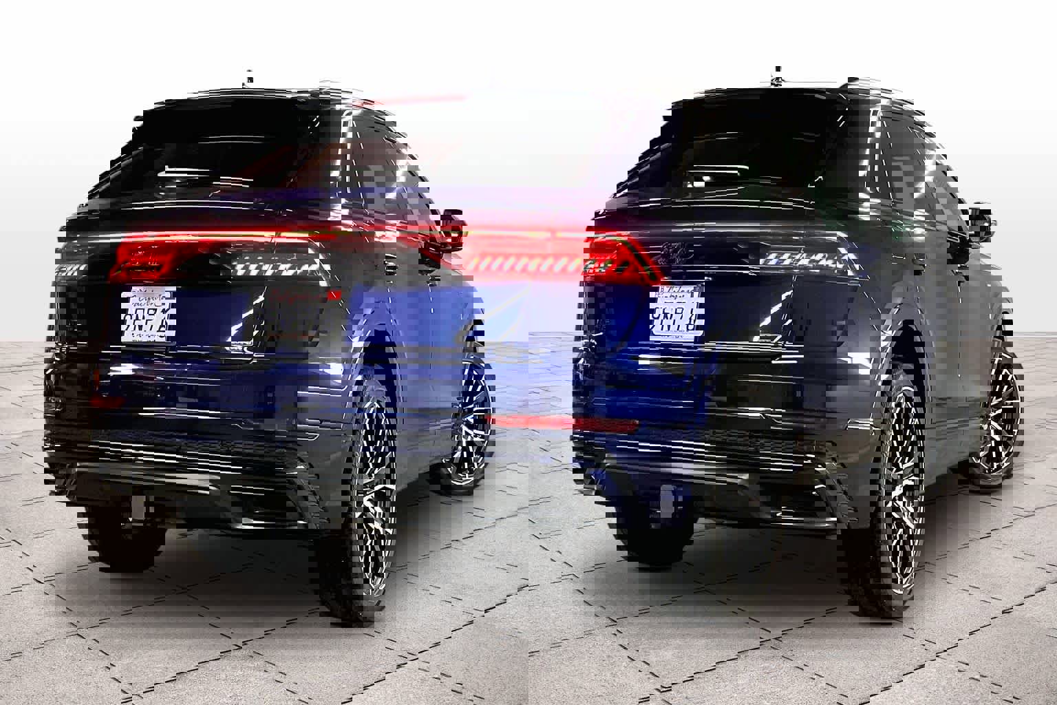 Used 2023 Audi Q8 Premium Plus w/ Premium Plus Package image 14