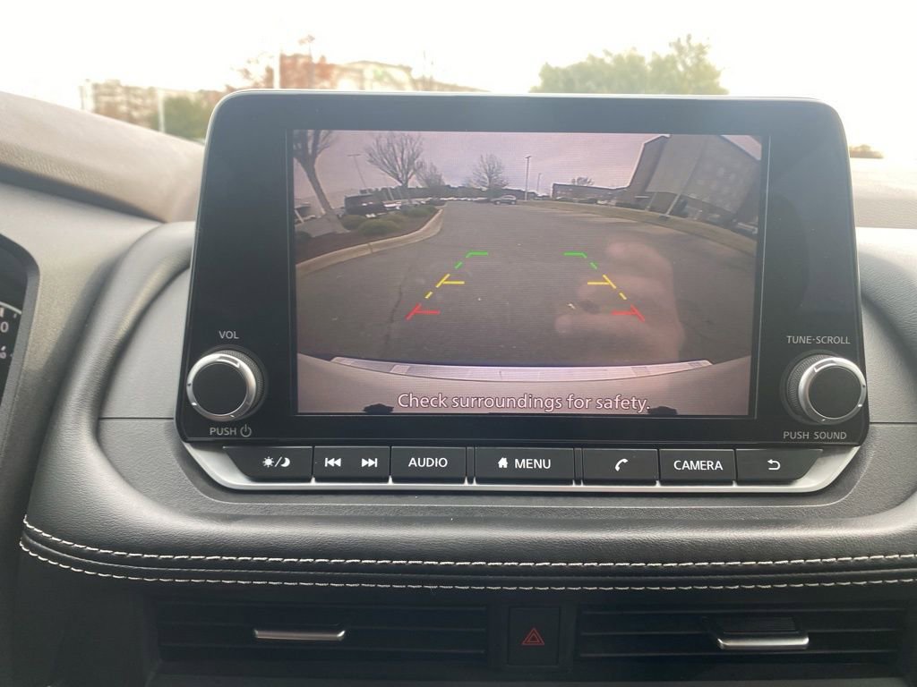 Used 2023 Nissan Rogue S image 21