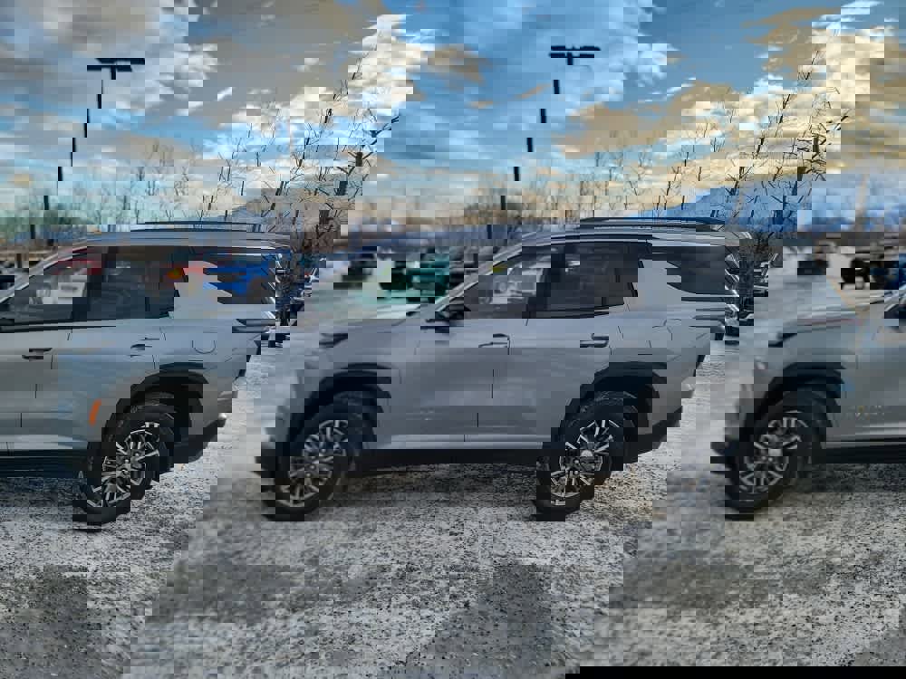 Used 2026 Chevrolet Traverse LT w/ LPO, Floor Liner Package image 2