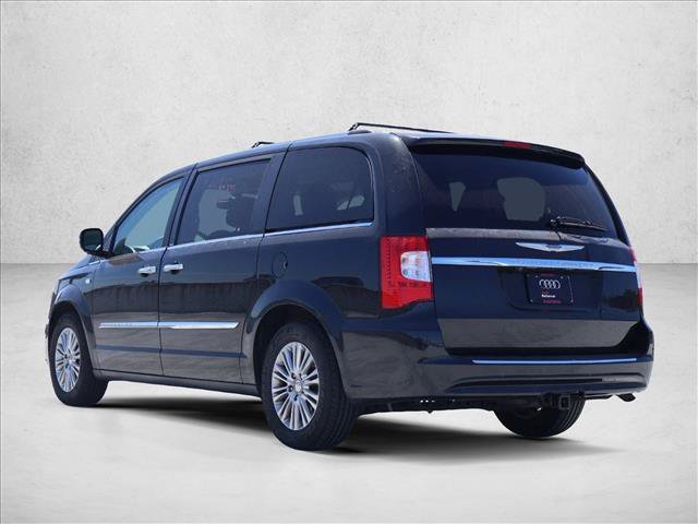 Used 2014 Chrysler Town & Country Touring-L FWD image 8
