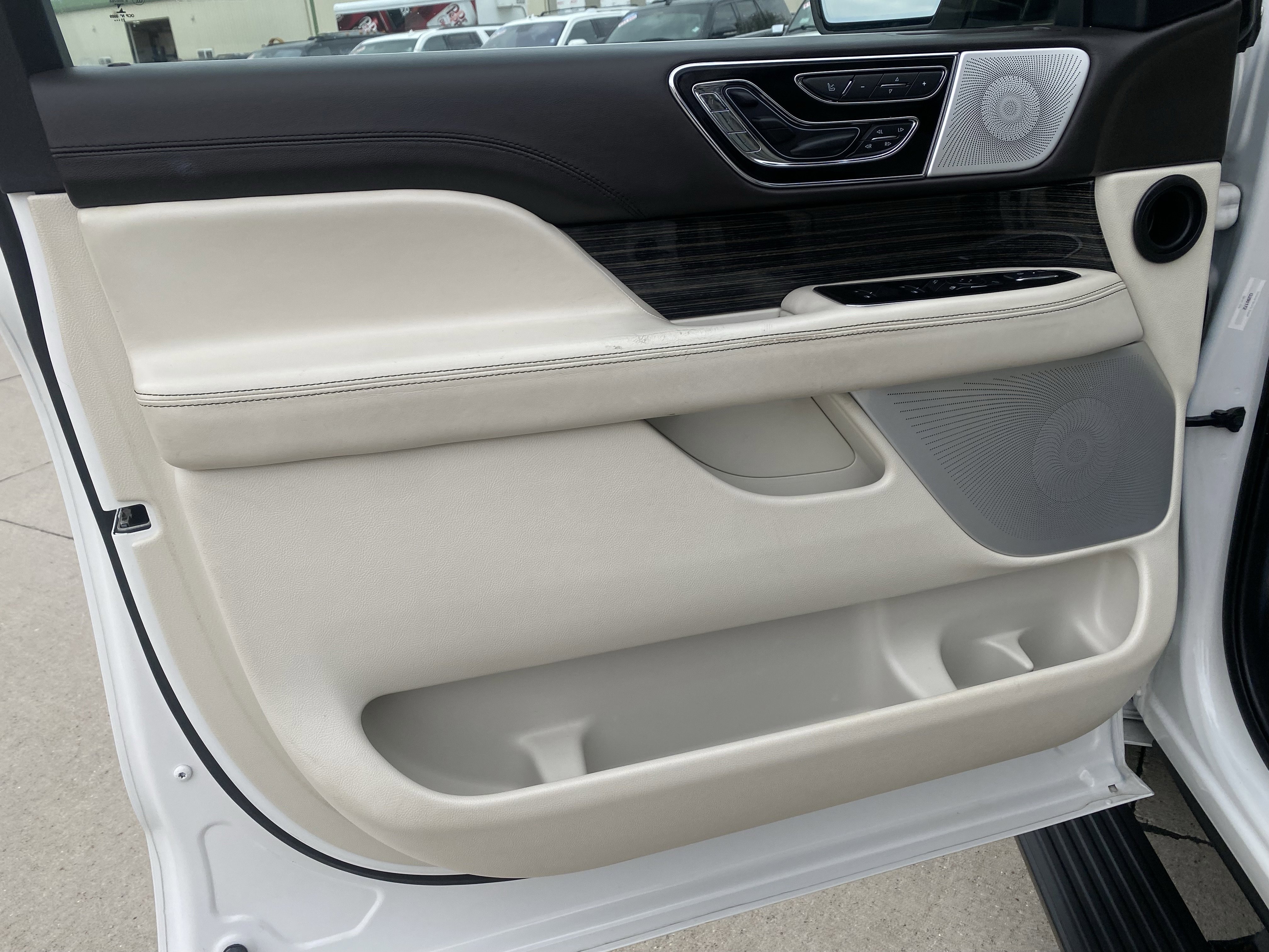 Used 2021 Lincoln Navigator Black Label image 15