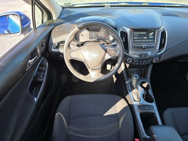 Used 2017 Chevrolet Cruze LT w/ Convenience Package image 16