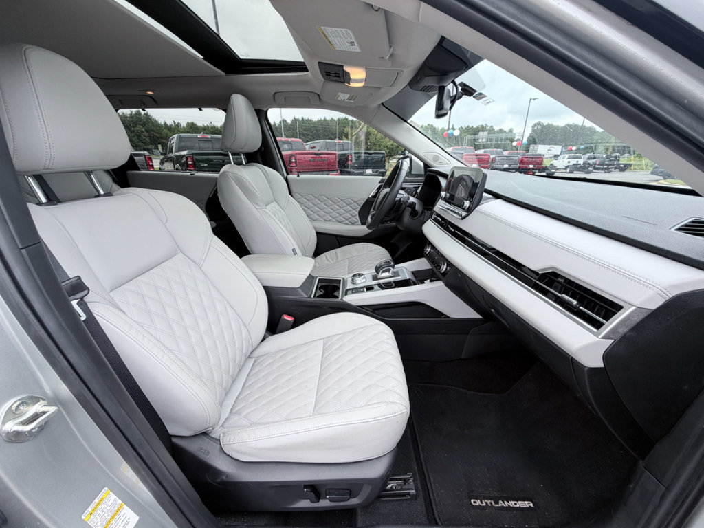Used 2024 Mitsubishi Outlander SEL FWD image 19