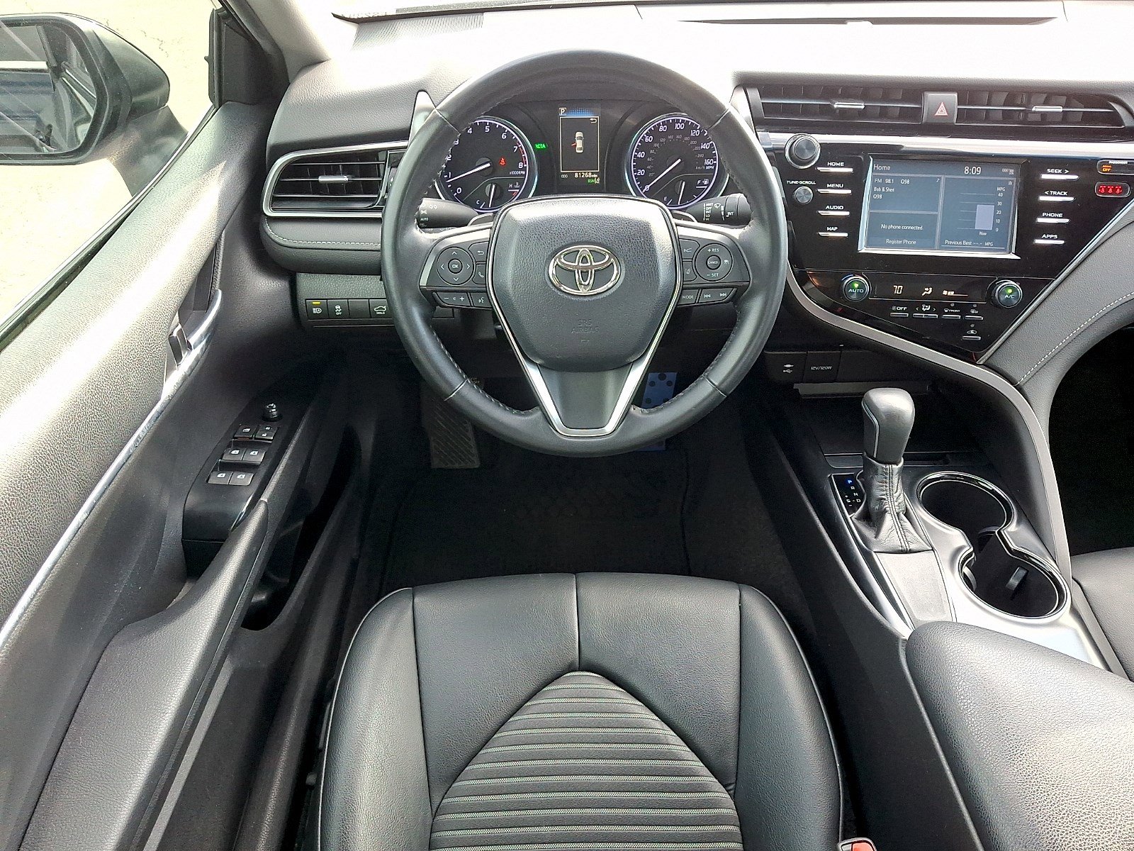 Used 2019 Toyota Camry SE w/ Convenience Package FWD image 10