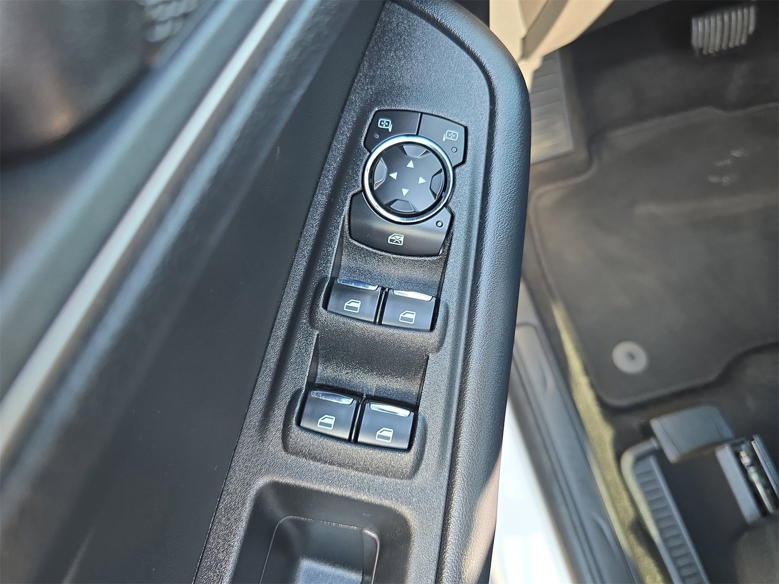 Certified 2024 Ford Edge SEL image 13