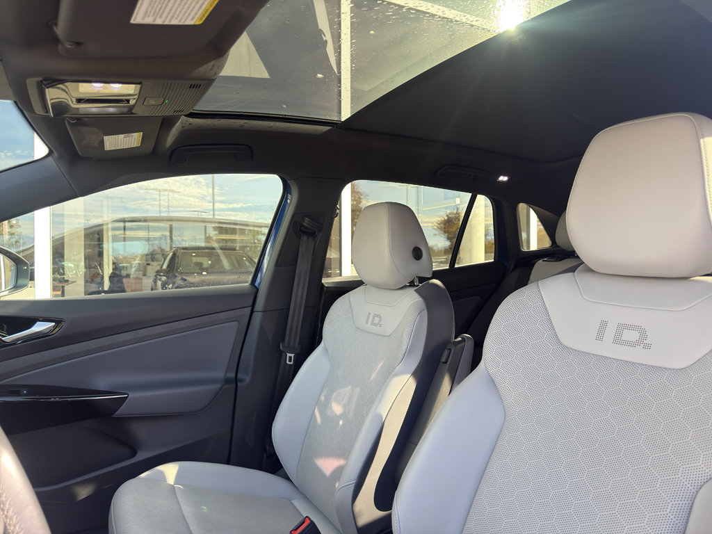 Used 2021 Volkswagen ID.4 Pro S w/ Gradient Package image 8