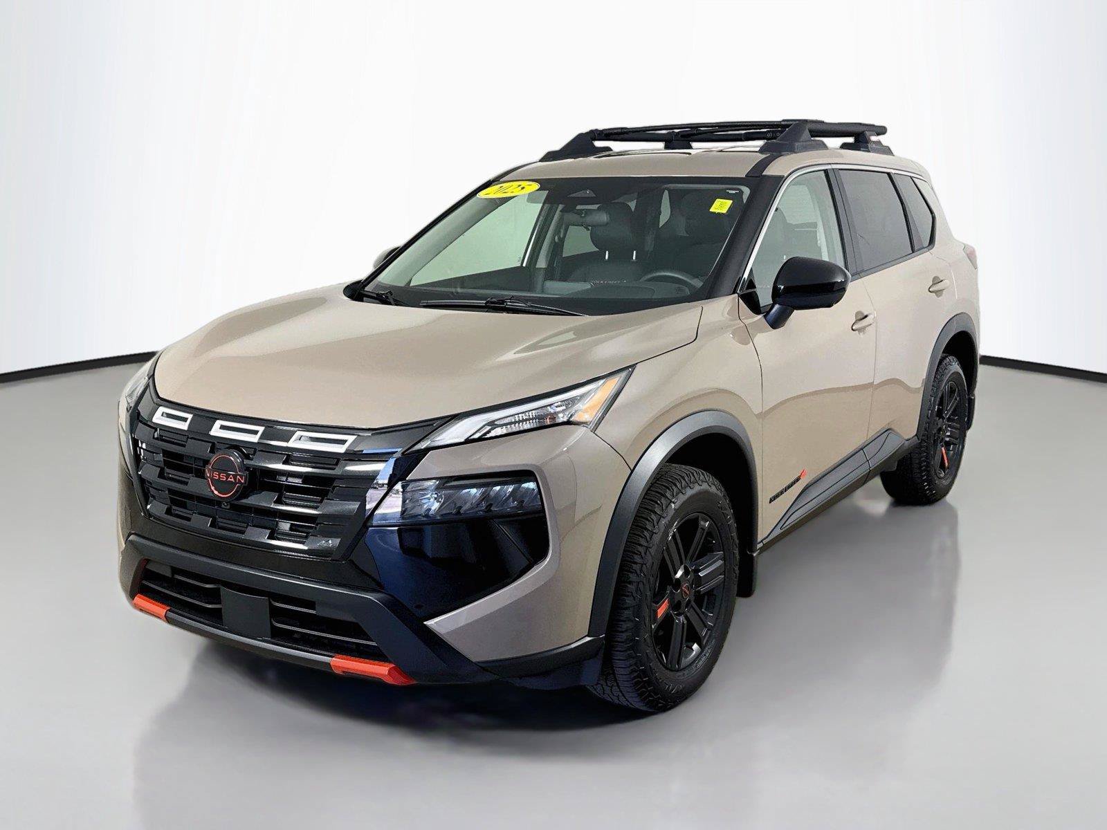 Used 2025 Nissan Rogue SV AWD/4WD image 4