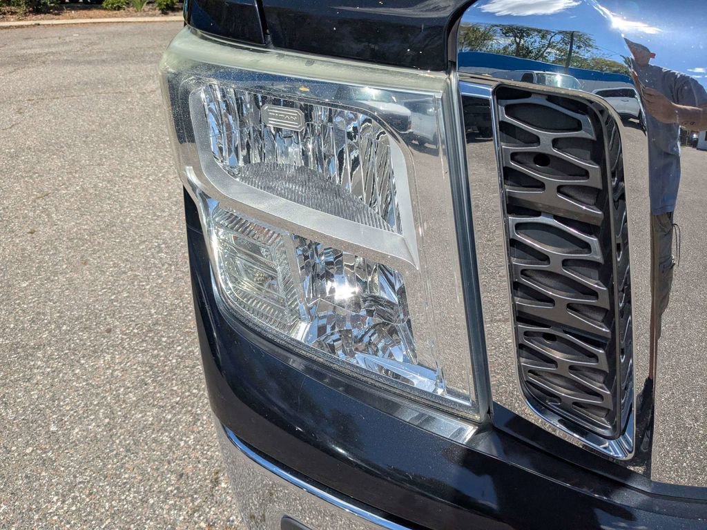 Used 2017 Nissan Titan SV image 9