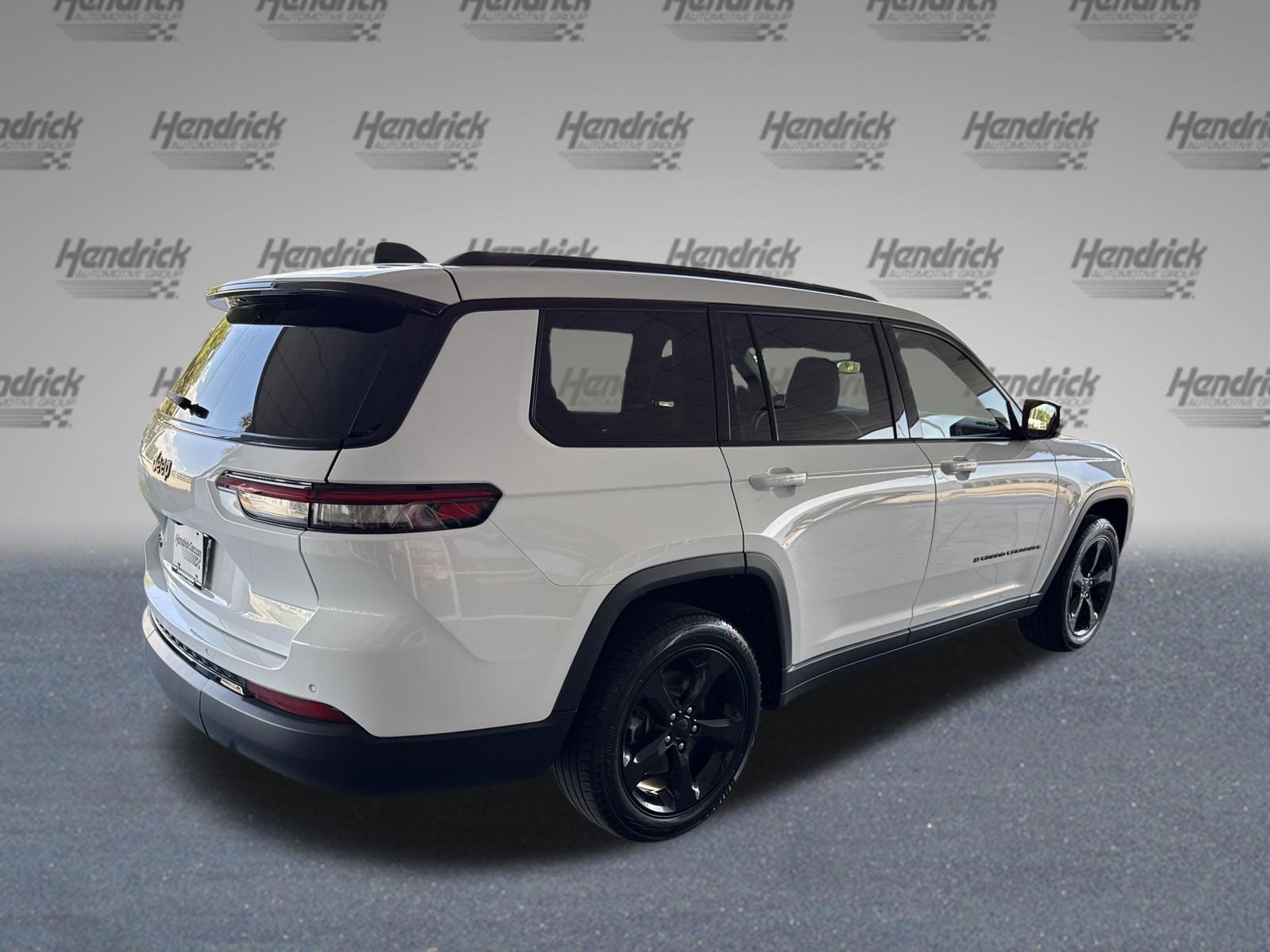Used 2022 Jeep Grand Cherokee L Laredo AWD/4WD image 9