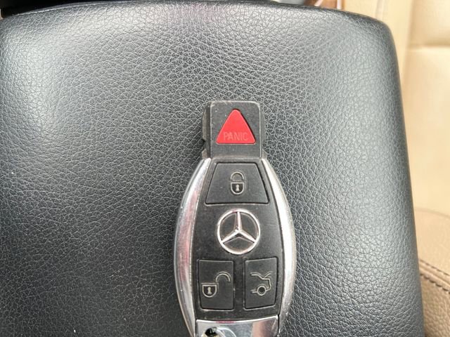 Used 2014 Mercedes-Benz SLK 250 w/ Premium Package image 25