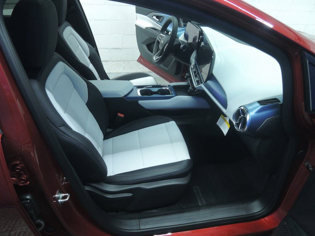 New 2026 Chevrolet Equinox EV LT AWD/4WD image 35