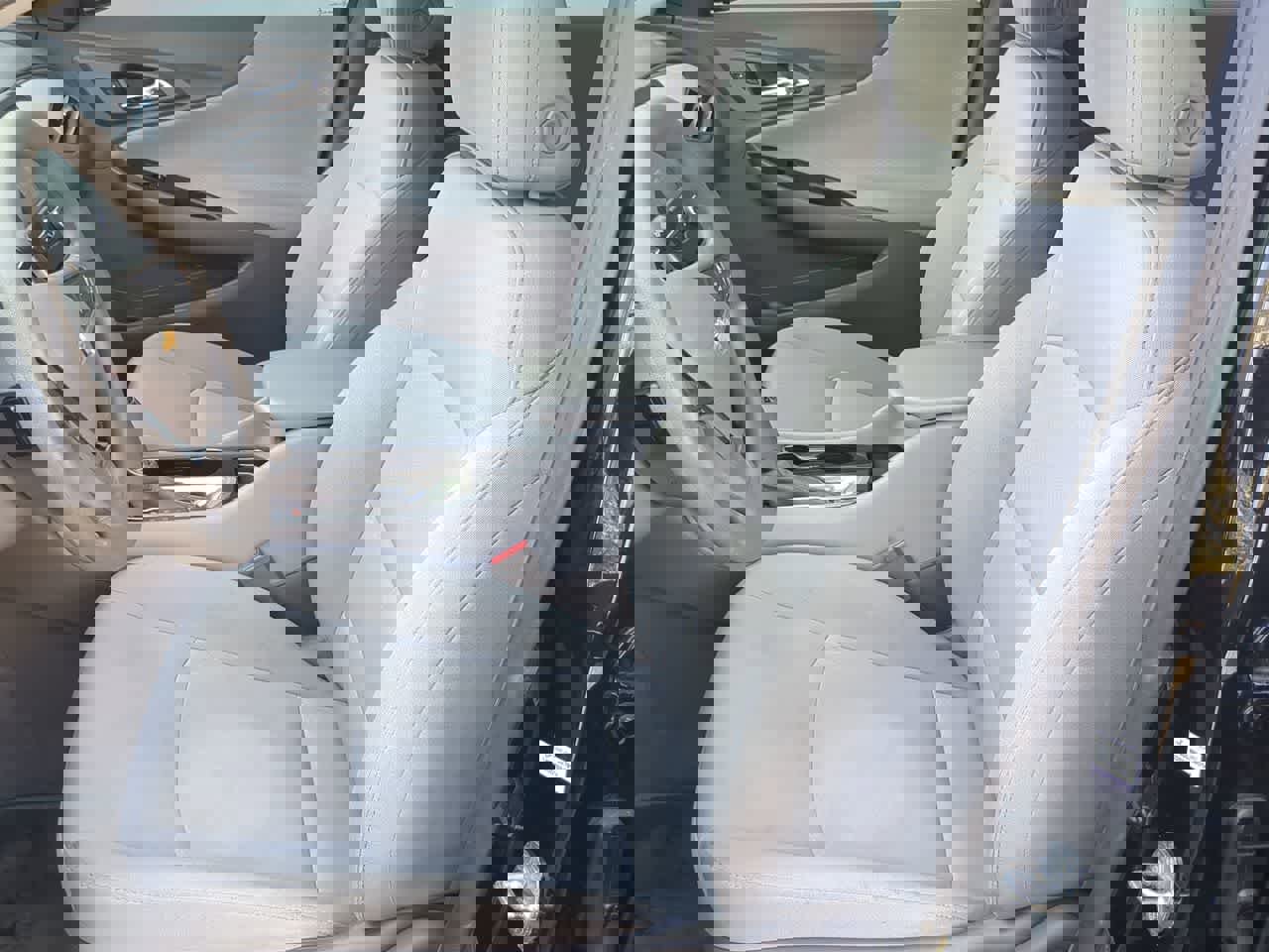 Used 2018 Chevrolet Malibu LS image 15