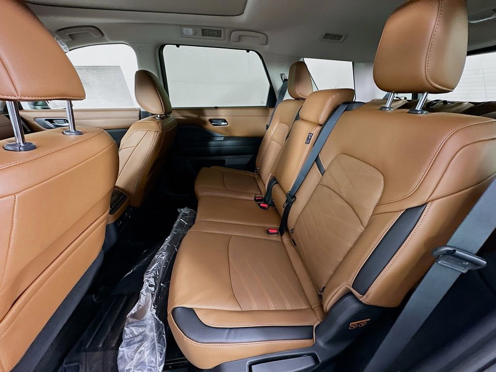 New 2025 Nissan Pathfinder Platinum w/ Cargo Package image 33