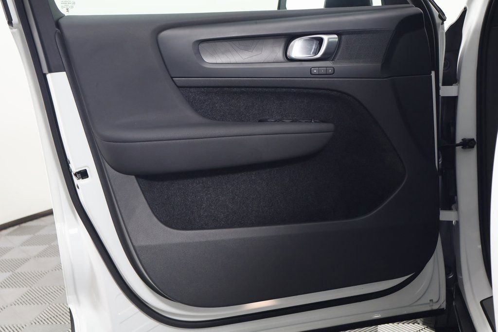 Used 2023 Volvo C40 P8 Recharge Plus image 12