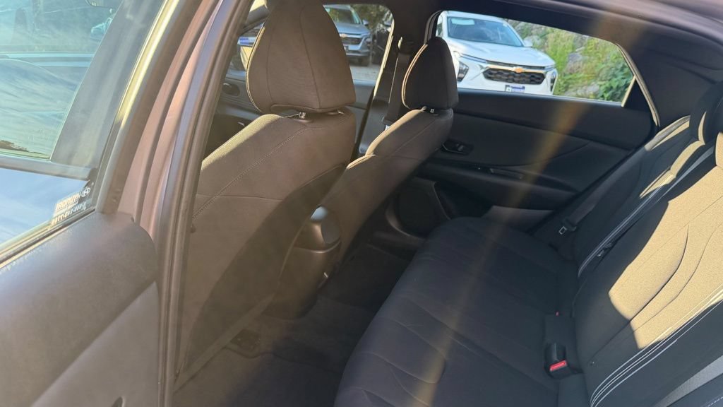 Certified 2025 Hyundai Elantra Sport FWD image 19