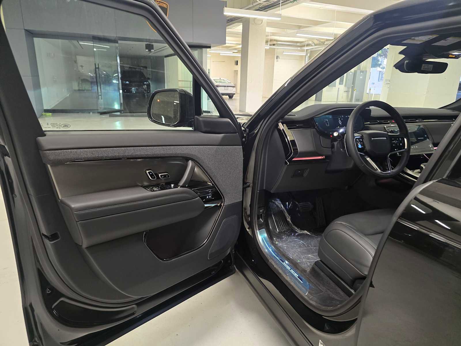 Used 2026 Land Rover Range Rover Sport SE image 21