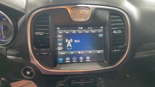 Used 2021 Chrysler 300 Touring w/ Sport Appearance Package image 15