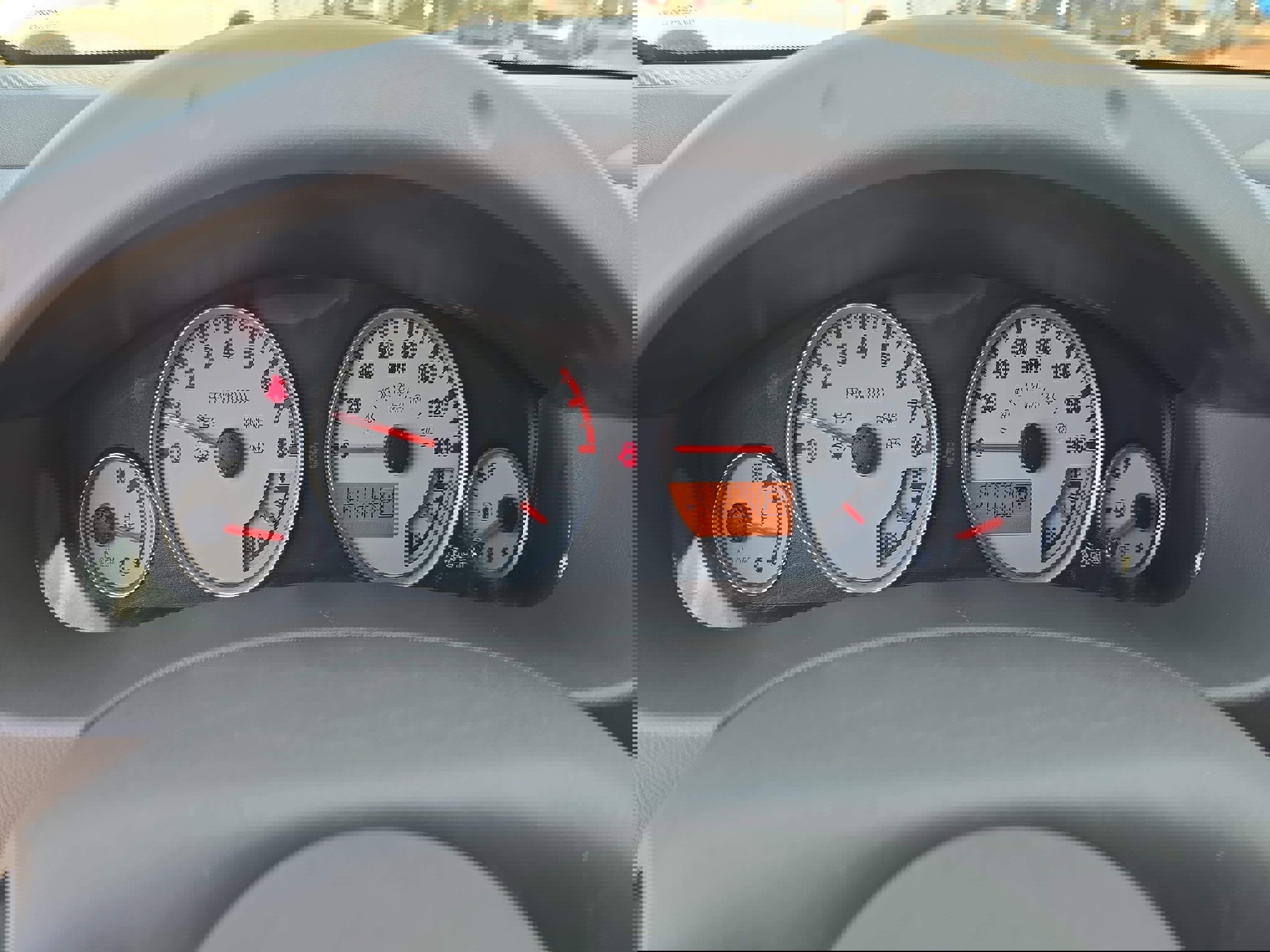 Used 2015 Nissan Frontier Desert Runner image 18