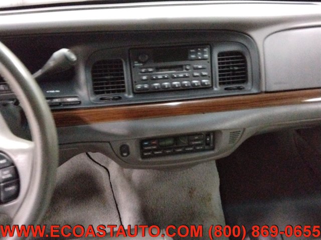 Used 2001 Ford Crown Victoria LX RWD image 12
